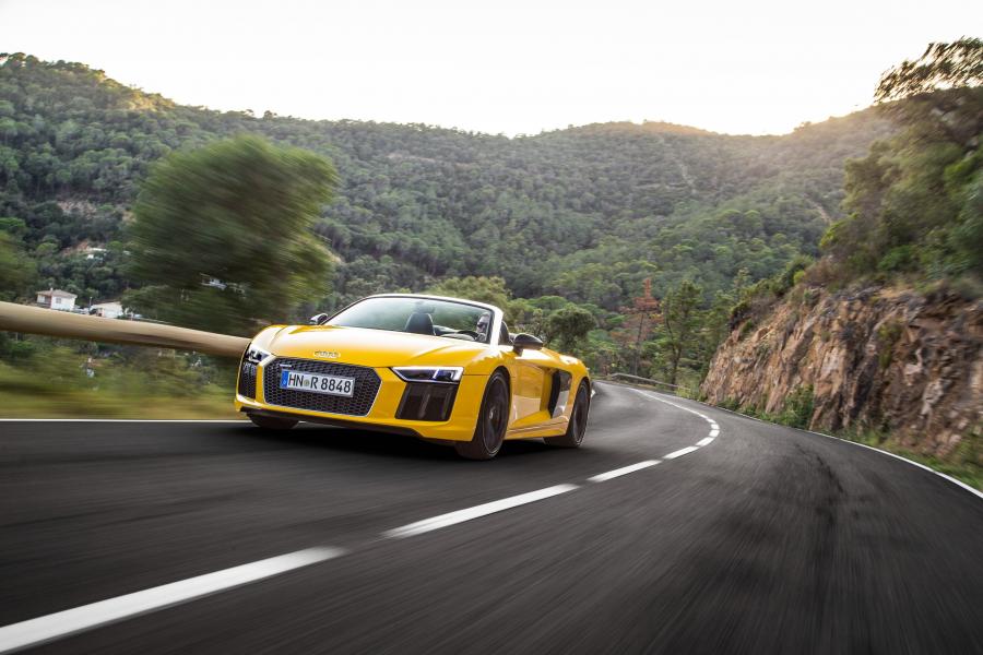  Audi R8 Spyder V10 2016 года  (WW) (фото 18 из 61)